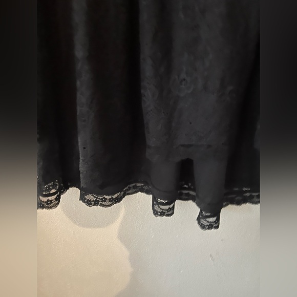 Torrid babydoll style top lace long bell sleeve goth stretch scoop neck 1x black - Picture 7 of 8